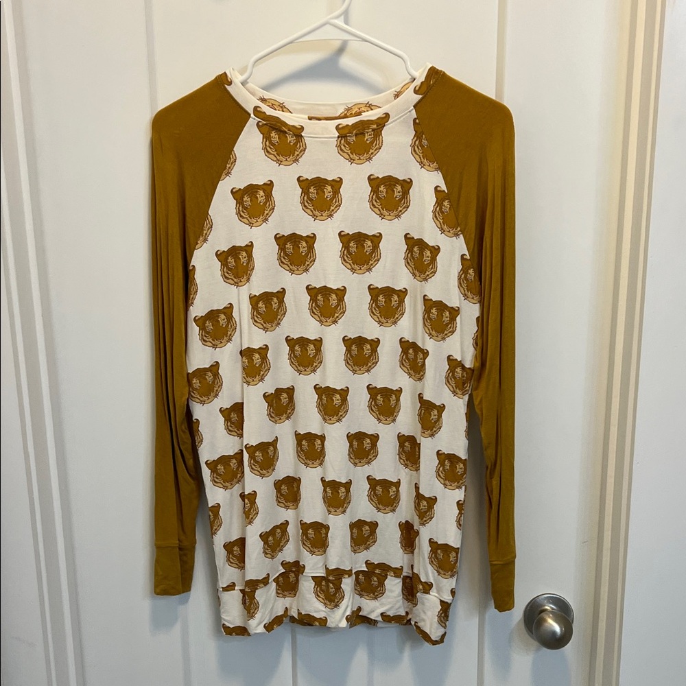 Women’s Kate Quinn Tiger top